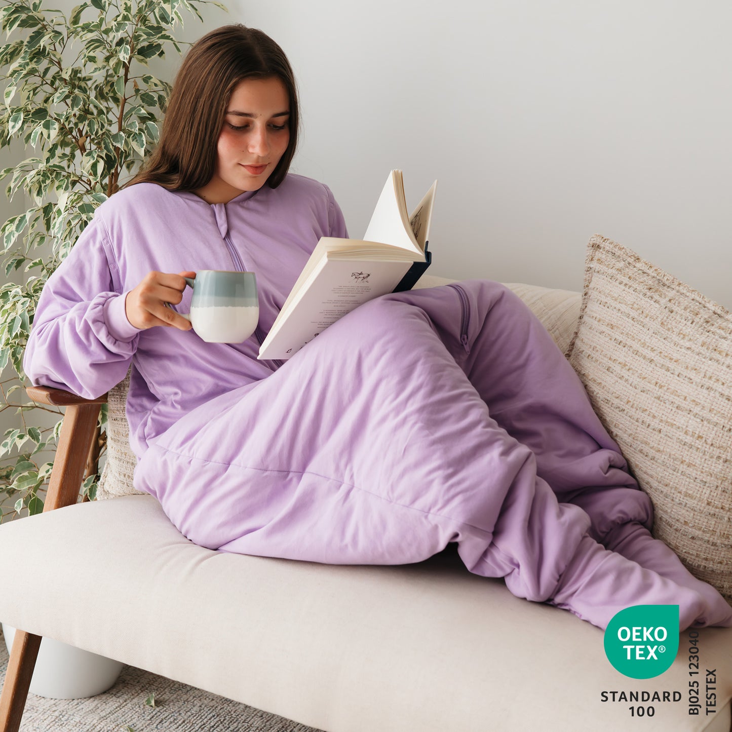Saco de dormir con pies y suelas antideslizantes y mangas para adultos 1.0 TOG_Lila_OEKOTEX_1190